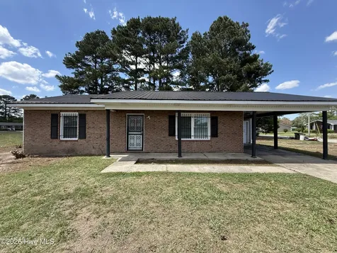 302 Hubert Mclean Avenue Red Springs NC 28377