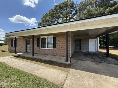 302 Hubert Mclean Avenue Red Springs NC 28377