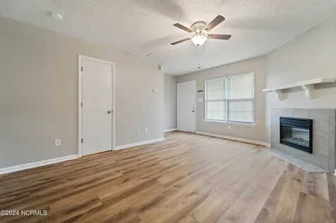 1072 W Pueblo Drive Jacksonville NC 28546