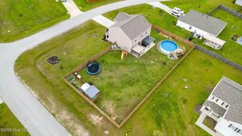 26 Fresh Air Drive Hampstead NC 28443