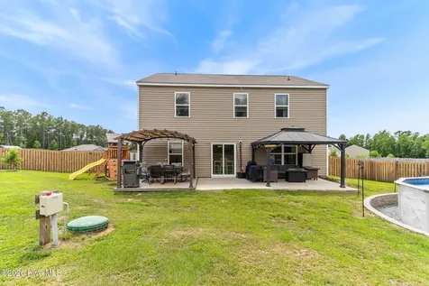 26 Fresh Air Drive Hampstead NC 28443