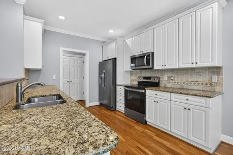 7037 Cayman Court Wilmington NC 28405