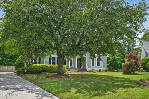 7037 Cayman Court Wilmington NC 28405