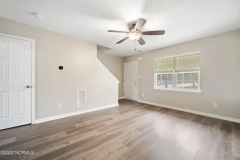 1000 Banister Loop Jacksonville NC 28546