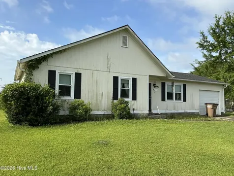 1011 Ridgecrest Lane Jacksonville NC 28546