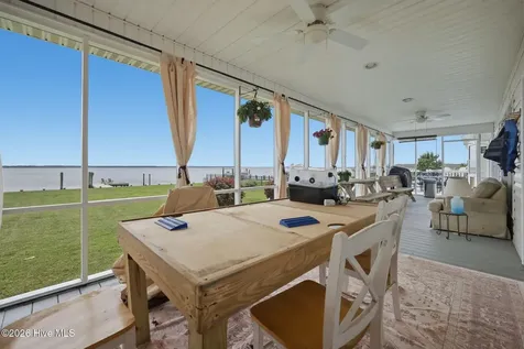 110 E Dowry Creek Belhaven NC 27810