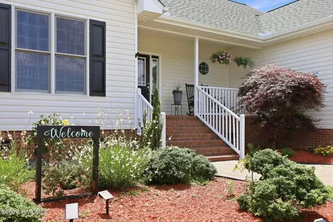 110 E Dowry Creek Belhaven NC 27810