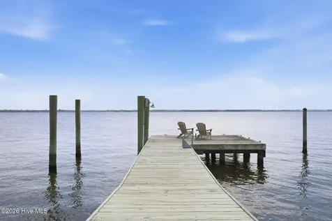 110 E Dowry Creek Belhaven NC 27810