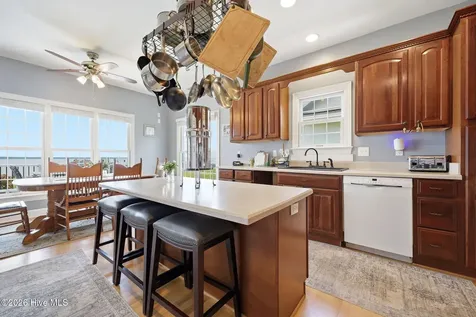 110 E Dowry Creek Belhaven NC 27810
