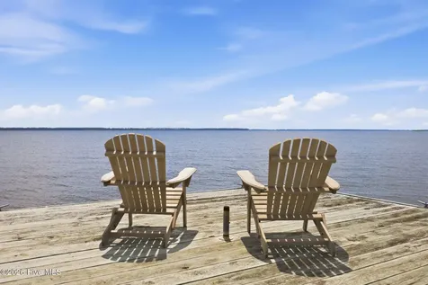 110 E Dowry Creek Belhaven NC 27810