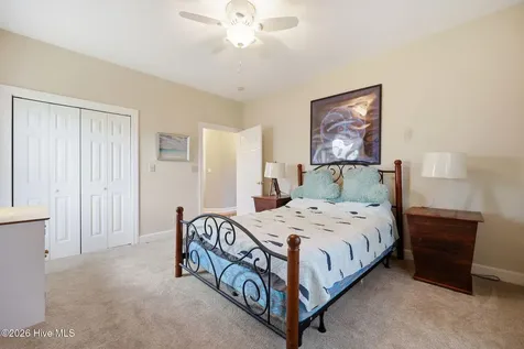 110 E Dowry Creek Belhaven NC 27810