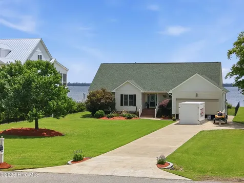 110 E Dowry Creek Belhaven NC 27810