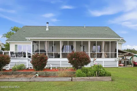110 E Dowry Creek Belhaven NC 27810