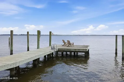 110 E Dowry Creek Belhaven NC 27810