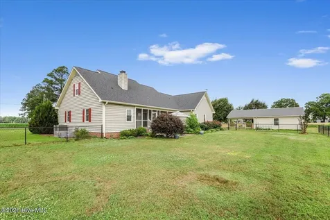 1202 Old Smith Chapel Road Mount Olive NC 28365