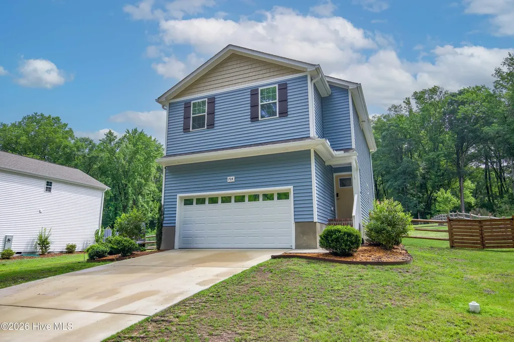 704 Pinecrest Street Carthage NC 28327