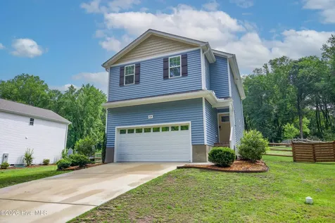 704 Pinecrest Street Carthage NC 28327