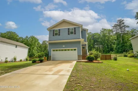 704 Pinecrest Street Carthage NC 28327