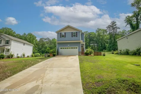 704 Pinecrest Street Carthage NC 28327