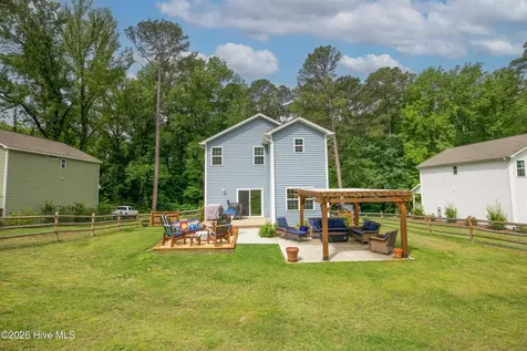 704 Pinecrest Street Carthage NC 28327