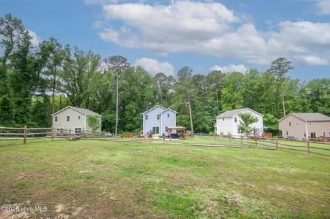 704 Pinecrest Street Carthage NC 28327