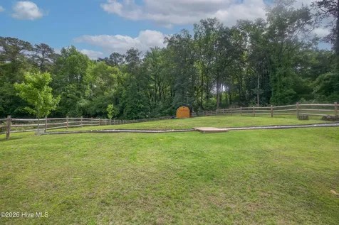 704 Pinecrest Street Carthage NC 28327