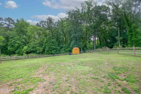 704 Pinecrest Street Carthage NC 28327