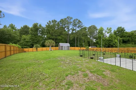 210 Peaceful Lane Hubert NC 28539