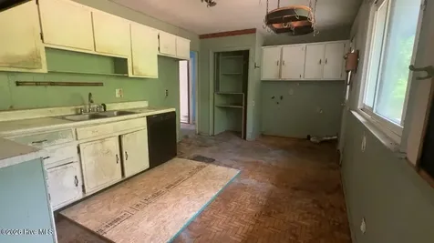 11 Barksdale Drive Jacksonville NC 28540