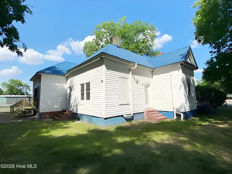 301 S Wilson Street Fremont NC 27830