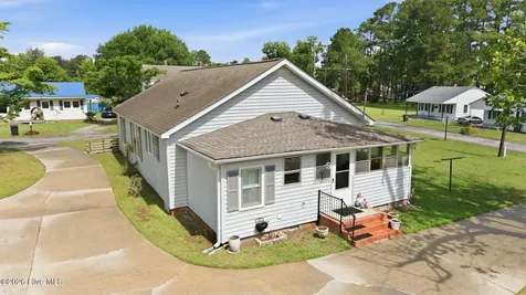 46 Elizabeth Avenue Chocowinity NC 27817
