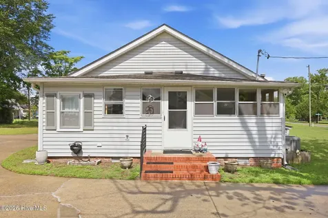 46 Elizabeth Avenue Chocowinity NC 27817