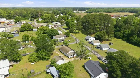 46 Elizabeth Avenue Chocowinity NC 27817