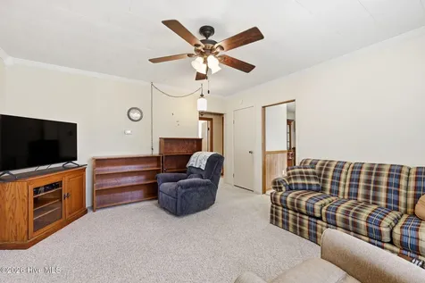 46 Elizabeth Avenue Chocowinity NC 27817