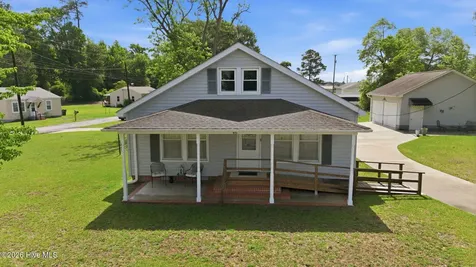 46 Elizabeth Avenue Chocowinity NC 27817