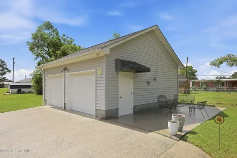 46 Elizabeth Avenue Chocowinity NC 27817