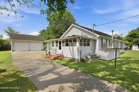 46 Elizabeth Avenue Chocowinity NC 27817