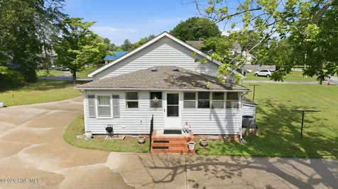 46 Elizabeth Avenue Chocowinity NC 27817