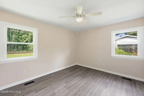 1040 Broad Creek Road New Bern NC 28560