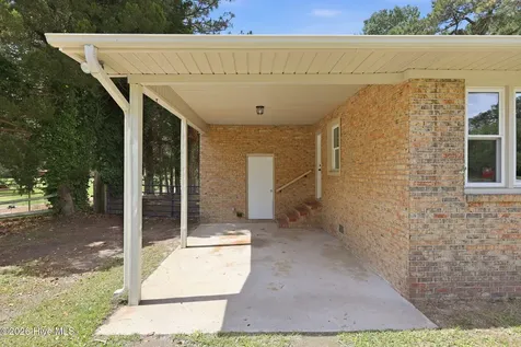 1040 Broad Creek Road New Bern NC 28560