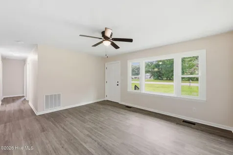 1040 Broad Creek Road New Bern NC 28560
