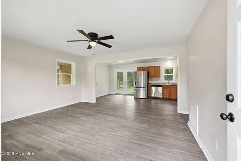 1040 Broad Creek Road New Bern NC 28560