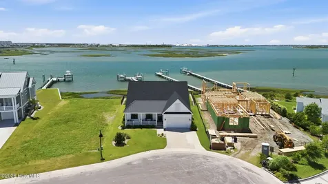 135 Gallants Point Road Beaufort NC 28516