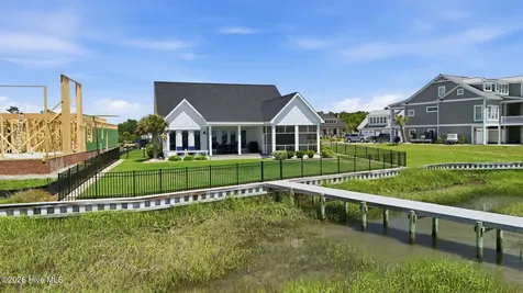 135 Gallants Point Road Beaufort NC 28516