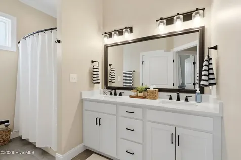 135 Gallants Point Road Beaufort NC 28516
