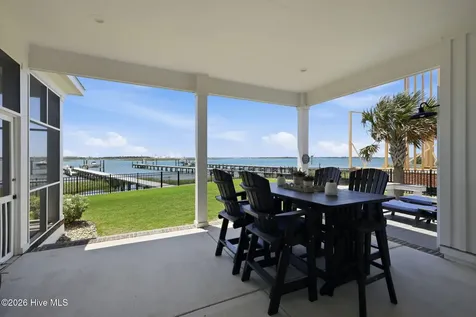 135 Gallants Point Road Beaufort NC 28516