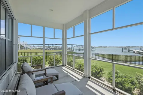 135 Gallants Point Road Beaufort NC 28516