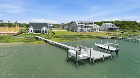 135 Gallants Point Road Beaufort NC 28516