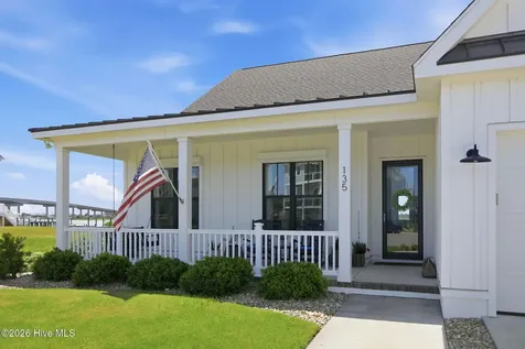 135 Gallants Point Road Beaufort NC 28516
