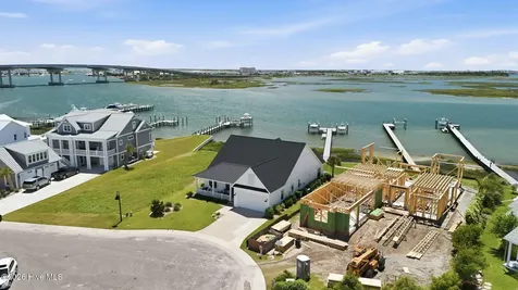 135 Gallants Point Road Beaufort NC 28516